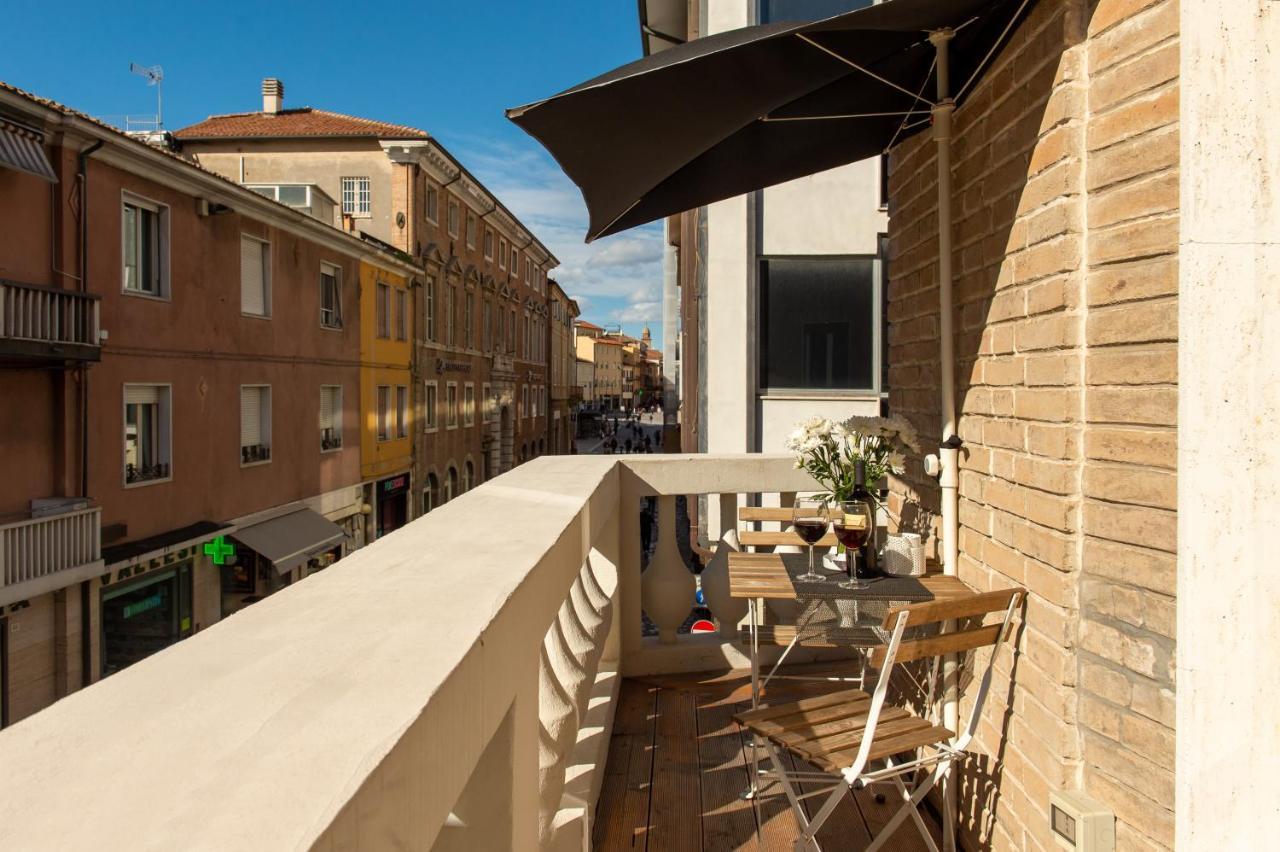 Smart & Urban Suites - Corso51 Rimini Bagian luar foto